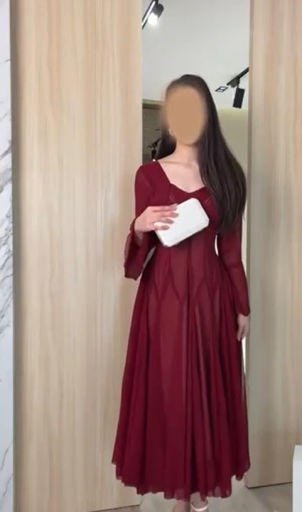 فستان بني ساتر