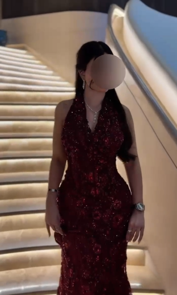 فستان عنابي سهره