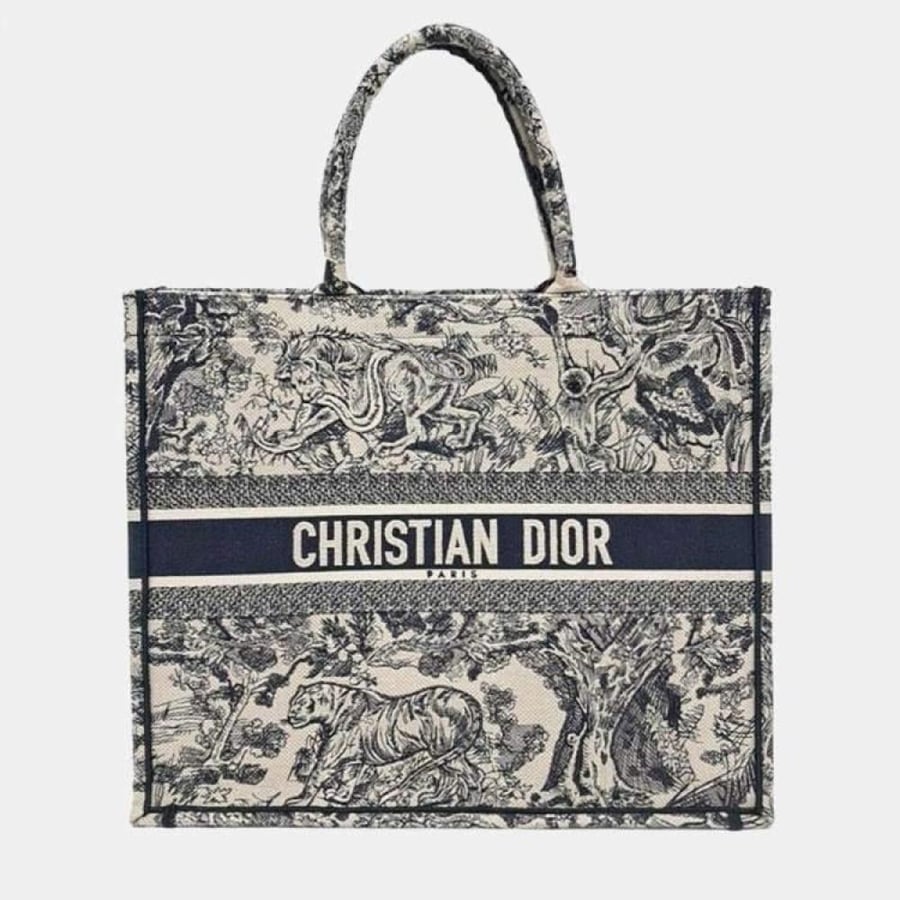حقيبة نسائية فاخرة من Dior بتصميم Toile de Jouy الوردي