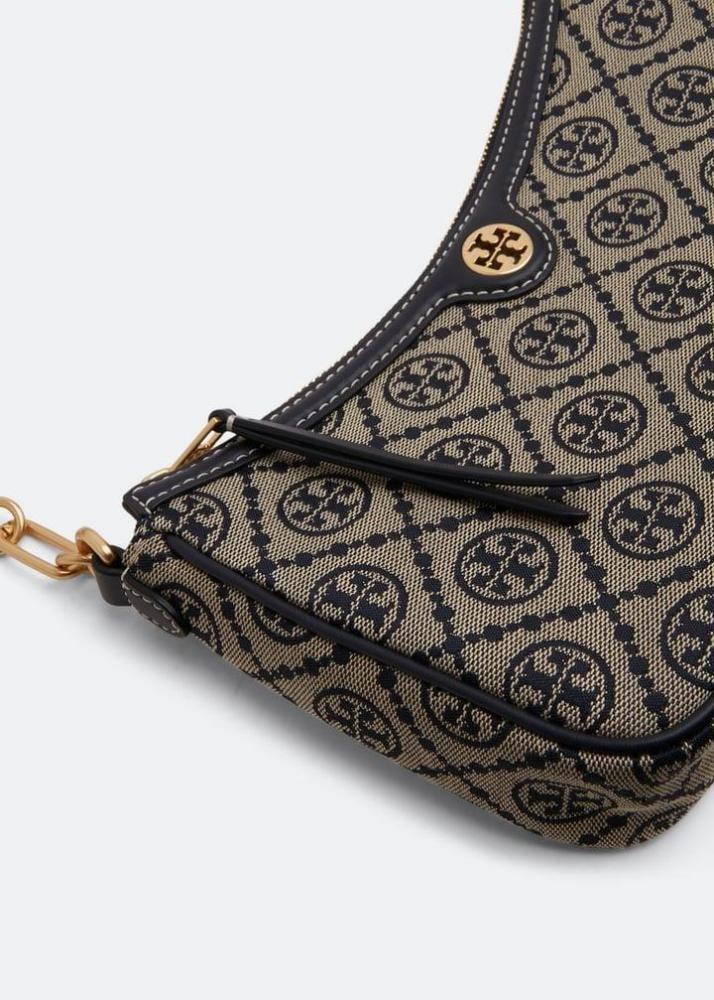 حقيبة كتف نسائية صغيرة بنقشة كلاسيكية بيج وكحلي بسلسلة ذهبية من Tory Burch