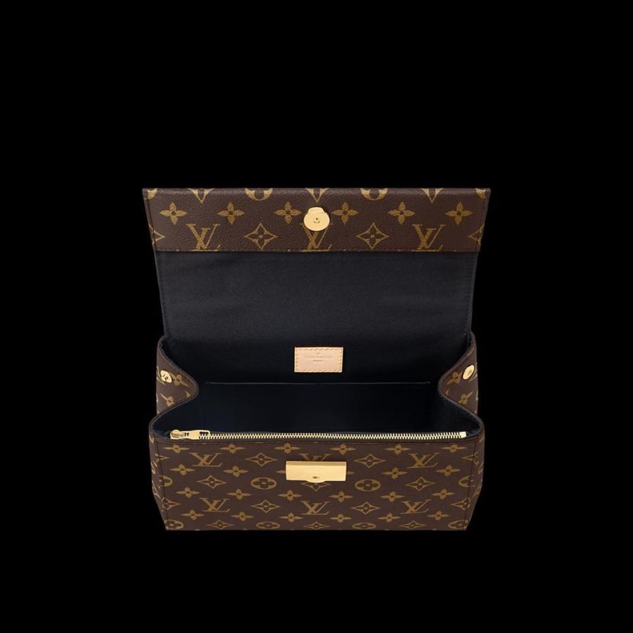 حقيبة يد نسائية من Louis Vuitton بنقشة المونوغرام وحزام عريض
