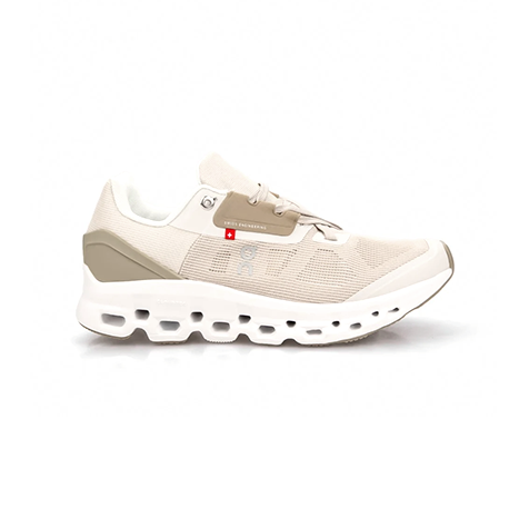 حذاء On Running Cloudstratus حضور انيق بطابع عصري في متجر دينيز