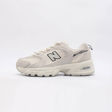 حذاء New Balance 530 من الجانب يظهر التصميم الانسيابي