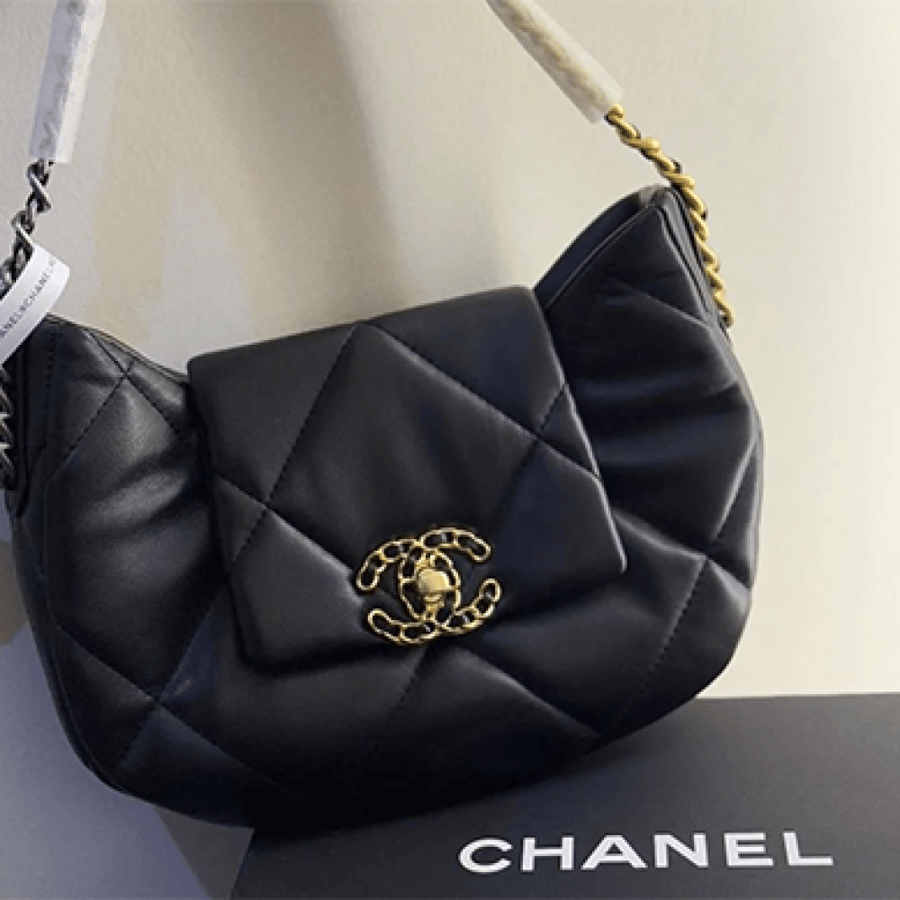 شنطة شانيل CHANEL بتصميم عصري وخامة مميزة في متجر دينيز