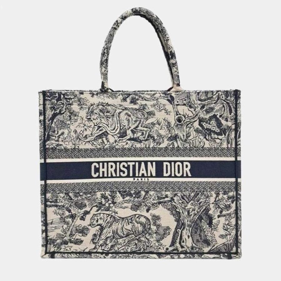 حقيبة نسائية فاخرة من Dior بتصميم Toile de Jouy الوردي