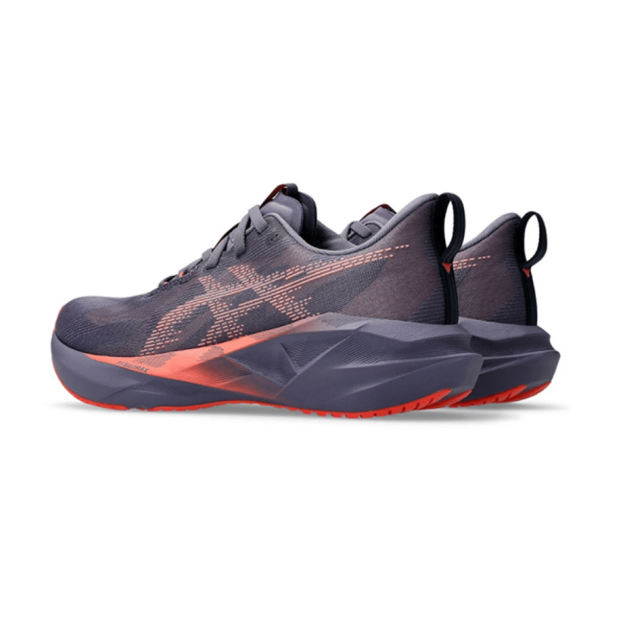 حذاء ASICS Novablast 5 بتفاصيل مدروسة وخامات مختارة بعناية من دينيز