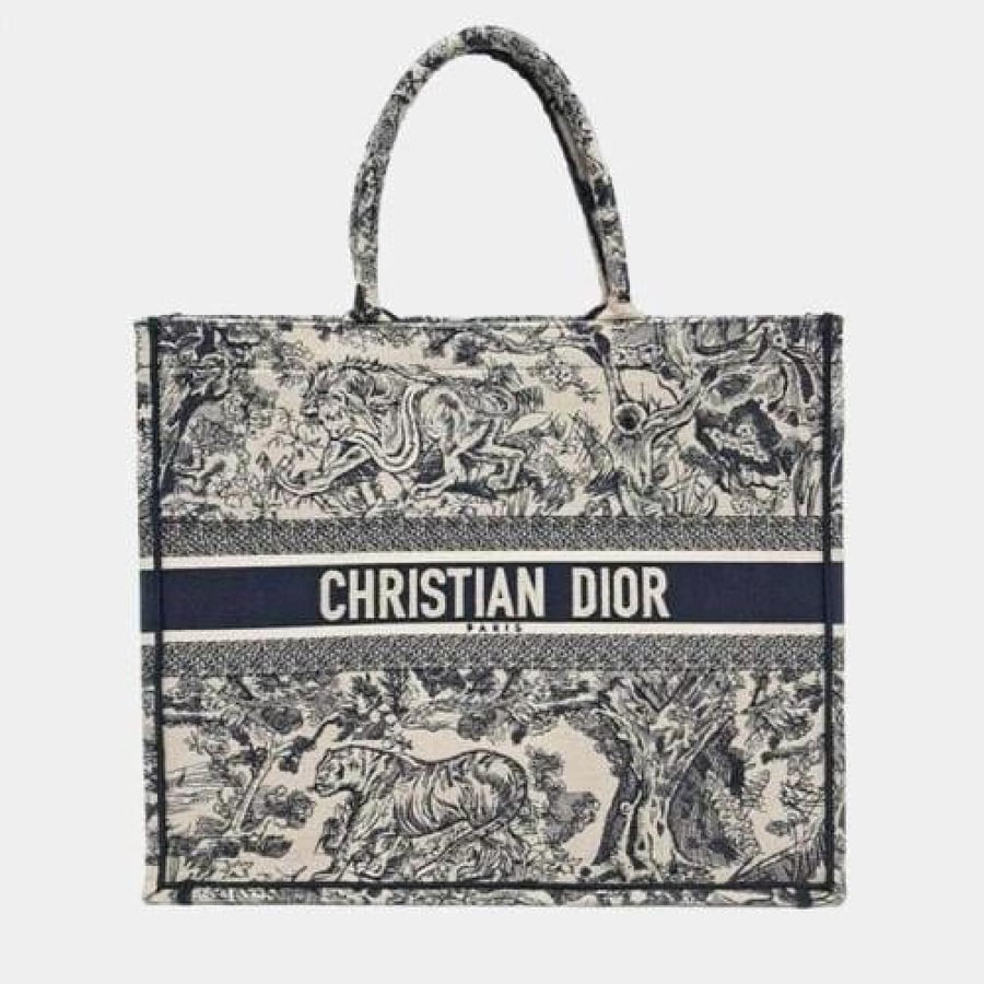 حقيبة نسائية فاخرة من Dior بتصميم Toile de Jouy الوردي