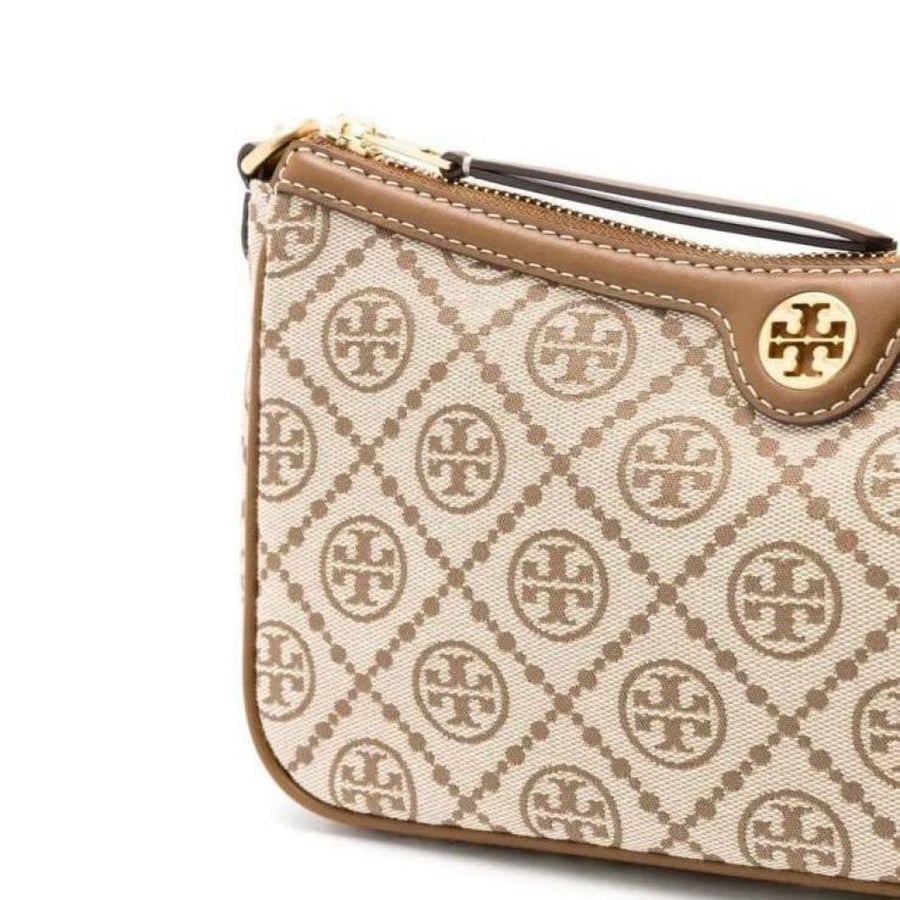 حقيبة نسائية صغيرة من Tory Burch بتصميم كلاسيكي وسلسلة ذهبية