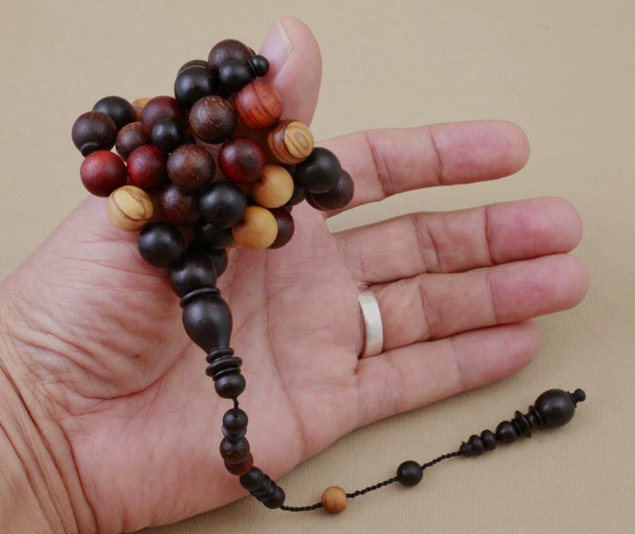 سبحة ماكنتوش من اخشاب طبيعية