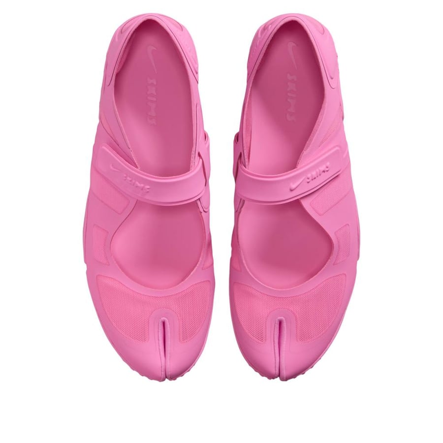 Nike SKIMS Rift Mesh Psychic Pink