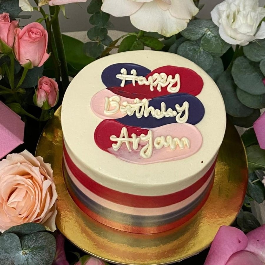 باقه صينية مع ورد فاخر +كيكة لانش كيك
