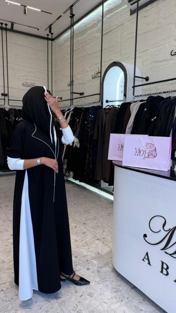 عبايه الورا باكمام استرتش