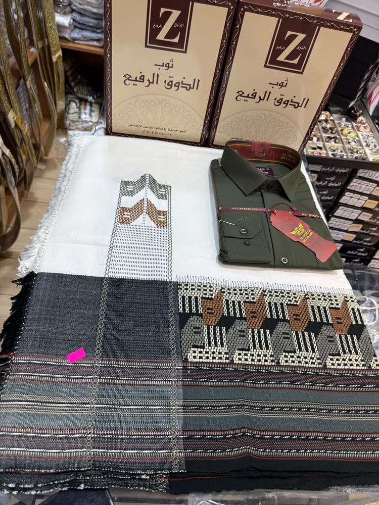 طقم معاوز بيضاني راقي وشميز