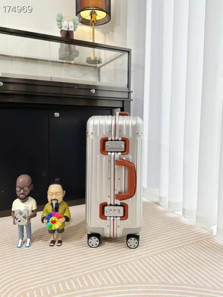 ريموا حقيبة سفر carry-on S