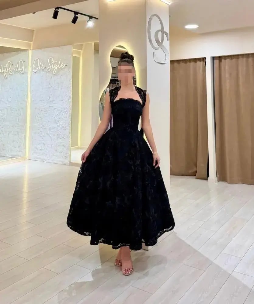 فستان اسود فاخر