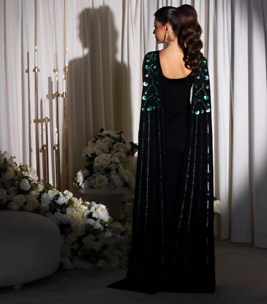 فستان اسود تطريز