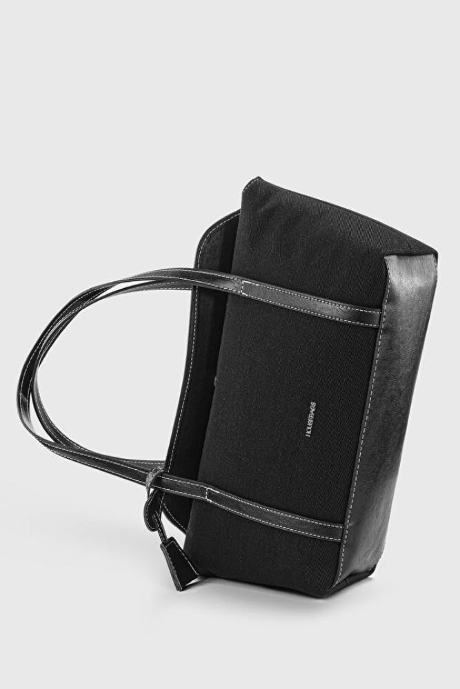 Housebags حقيبة كتف من القماش الأسود بغطاء 270
