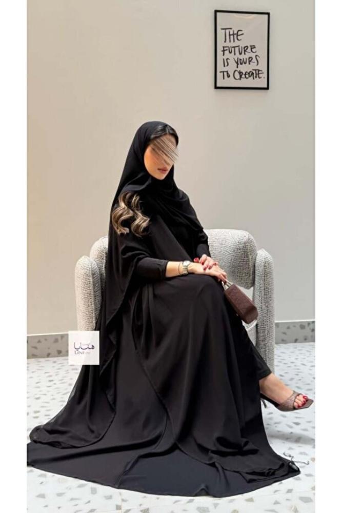 HANAYA LINE عباية نوف بقماش بلاك بيري مع طبقه شيفون قصه فراشه وكم استريتش