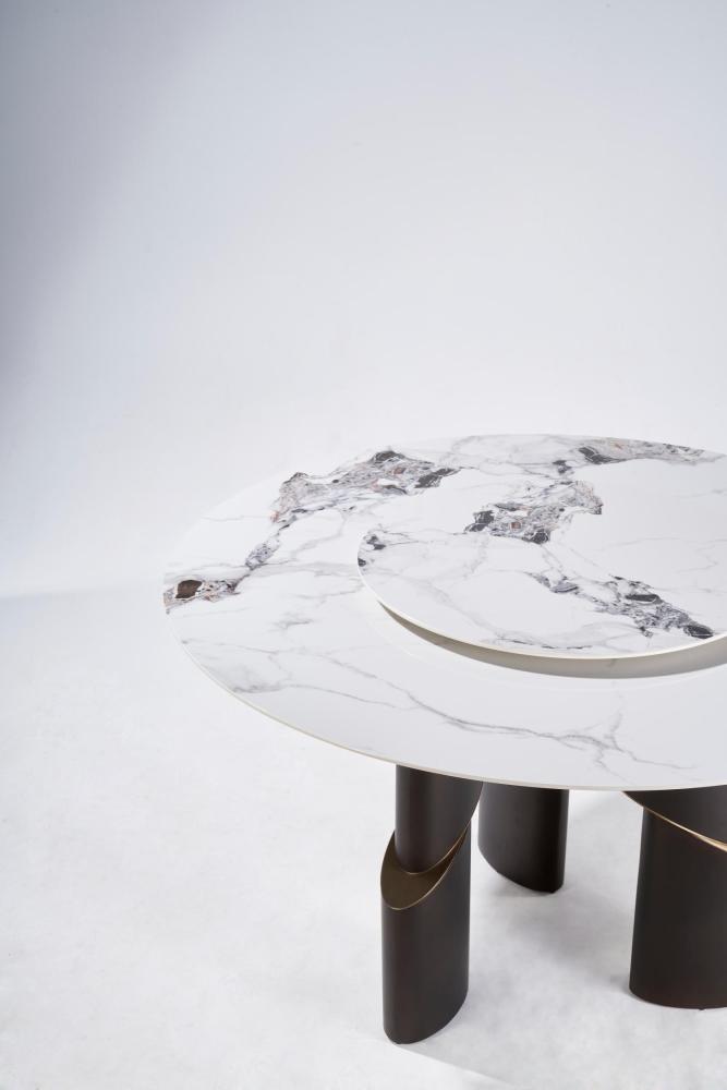 MAKALINA DINING TABLE