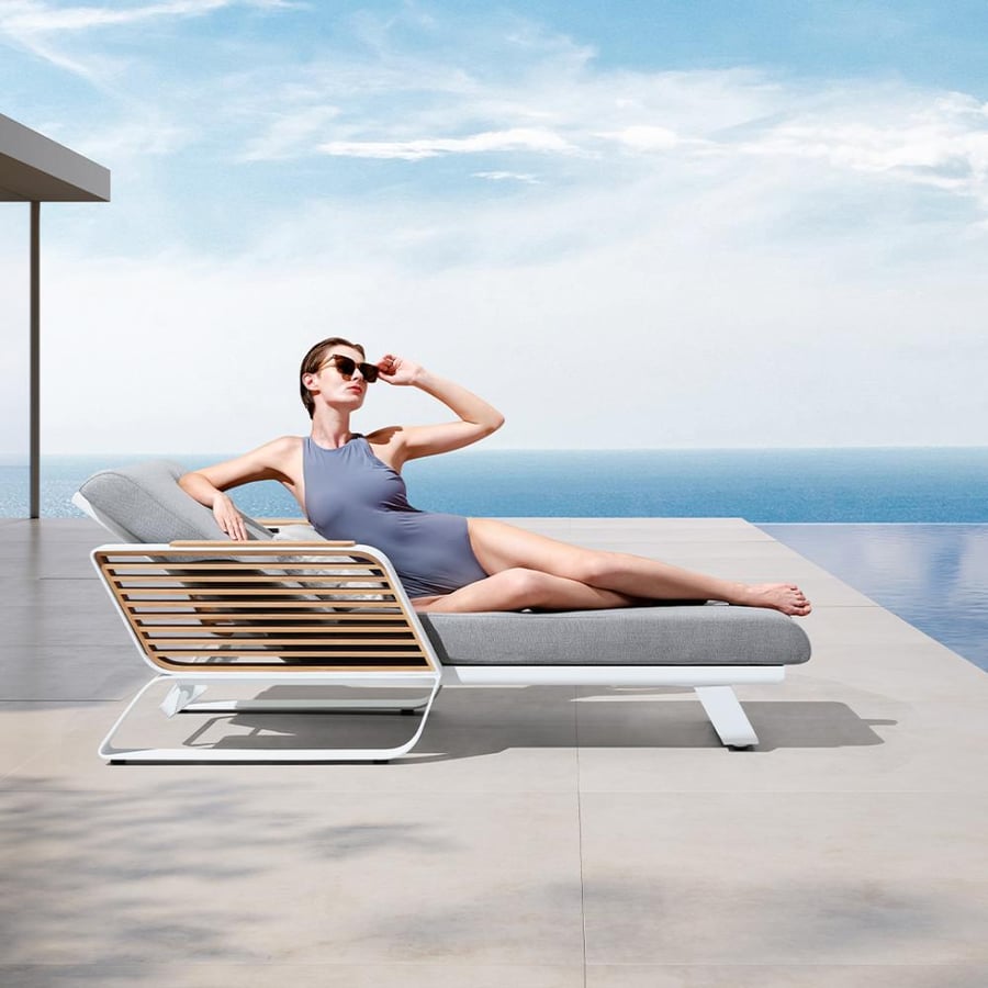 WING SUNLOUNGER