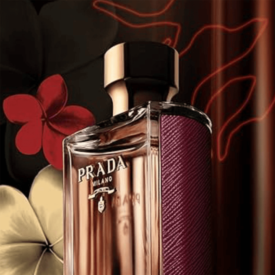 عطر لا فيم برادا انتنس للنساء – Prada La Femme Intense Eau de Parfum – أنوثة عميقة تفوح بالفخامة والدفء 50مل