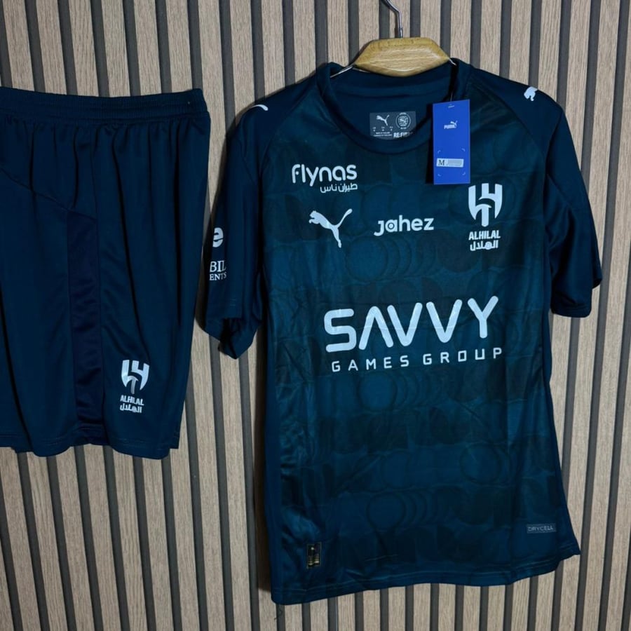 طقم الهلال الثالث
