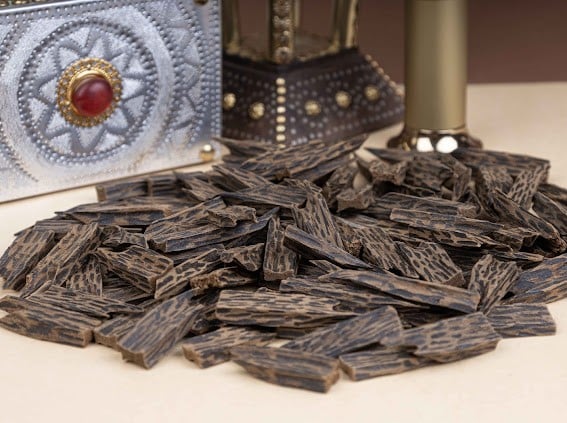 بخور عود سيوفي