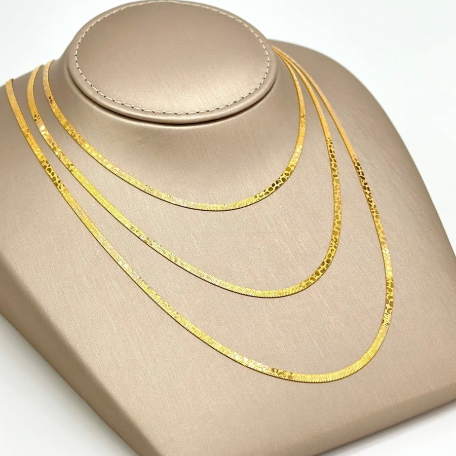 عقد ذهب أصفر عيار18 من مجوهرات الشلوي -18 K yellow gold necklace from