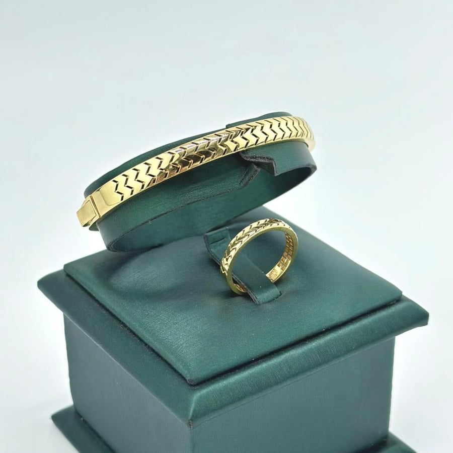 سوارة مع خاتم ذهب اصفر ايطالي عيار18 من مجوهرات الشلوي