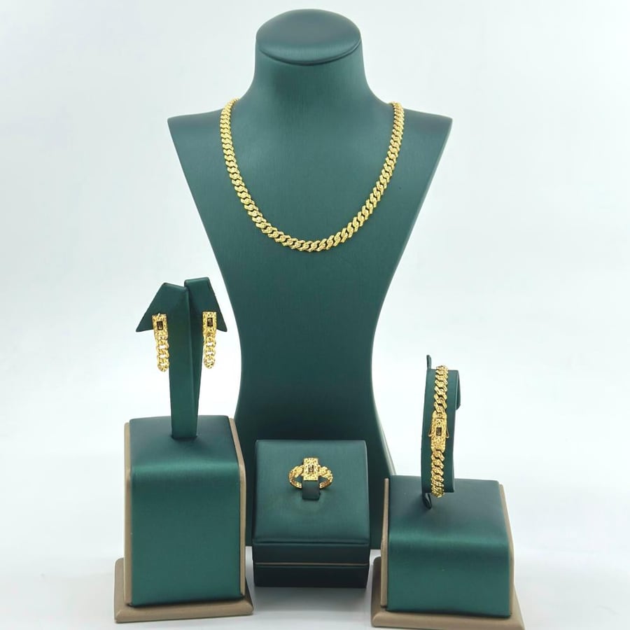 طقم ذهب أصفر عيار 21 من مجوهرات الشلوي