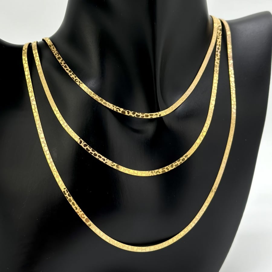عقد ذهب أصفر عيار18 من مجوهرات الشلوي -18 K yellow gold necklace from