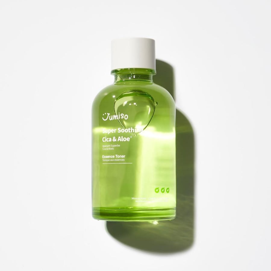 تونر السيكا والصبار المهدئ من جوميسو  JumisomSuper Soothing CIca & Aloe Essence Toner 125ml