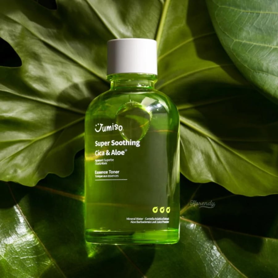 تونر السيكا والصبار المهدئ من جوميسو  JumisomSuper Soothing CIca & Aloe Essence Toner 125ml