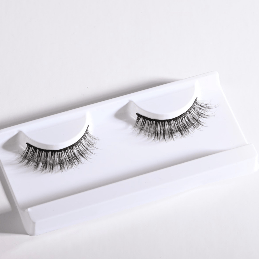 Night Look Natural Medium Lashes FL19