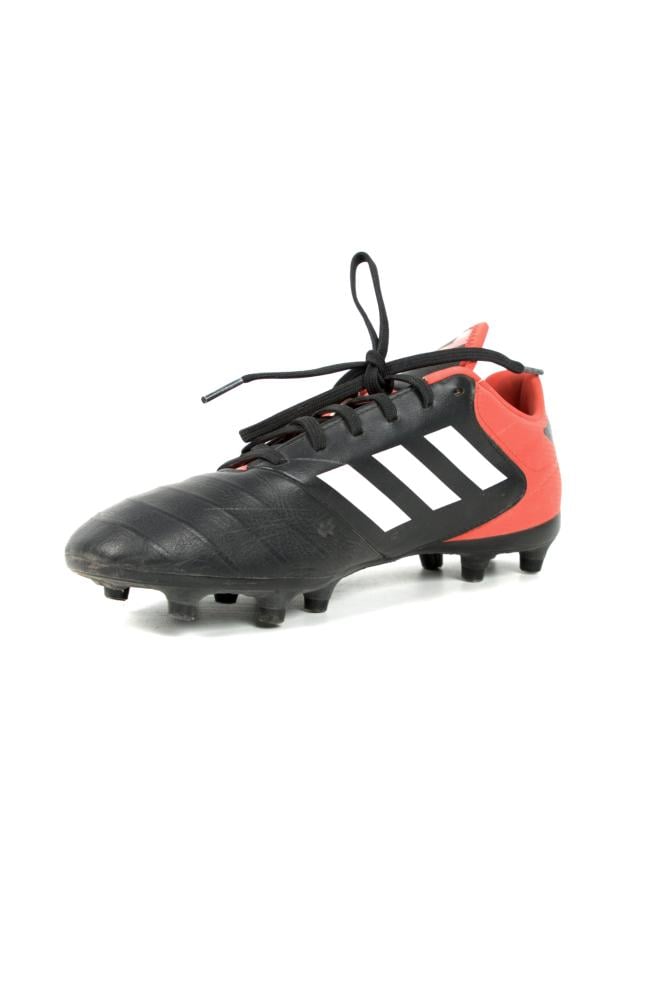 حذاء كرة قدم adidas للأداء العالي – مقاس 40