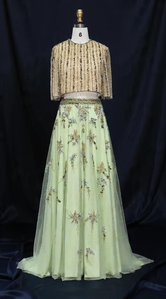 Luxury two-piece dress with a luxurious embroidered top and a flowing skirt | Elegant royal look