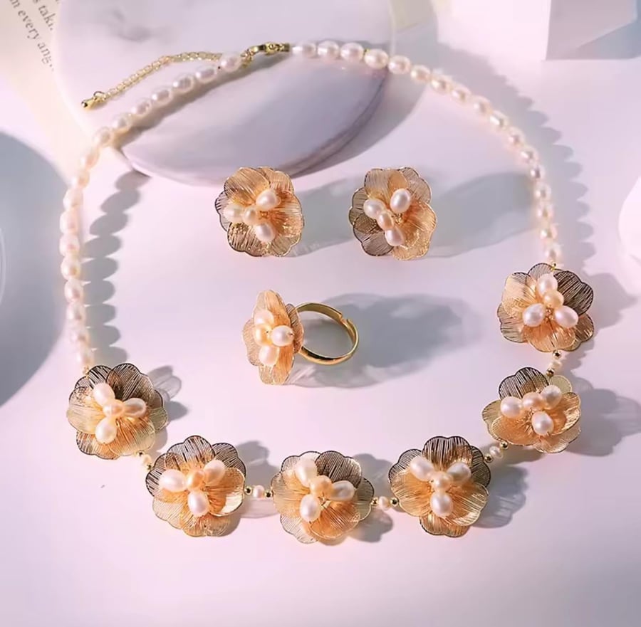 طقم "رويال غولد" (Royal Gold Set)