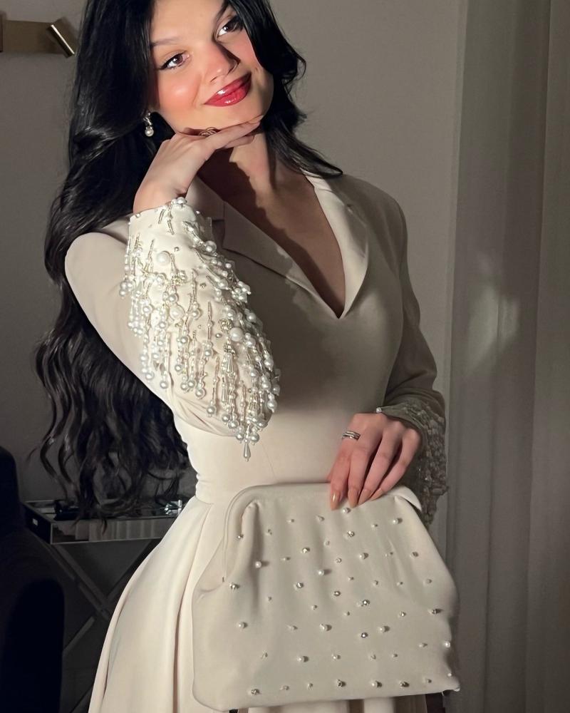 فستان بيج بتطريز على الاكمام