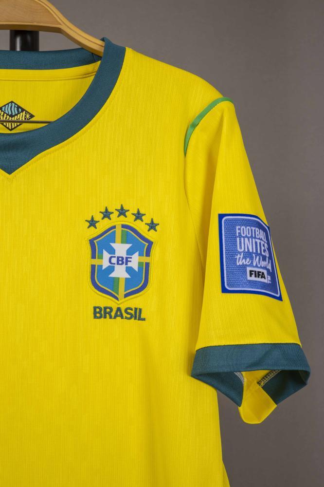طقم البرازيل الاساسي 2026