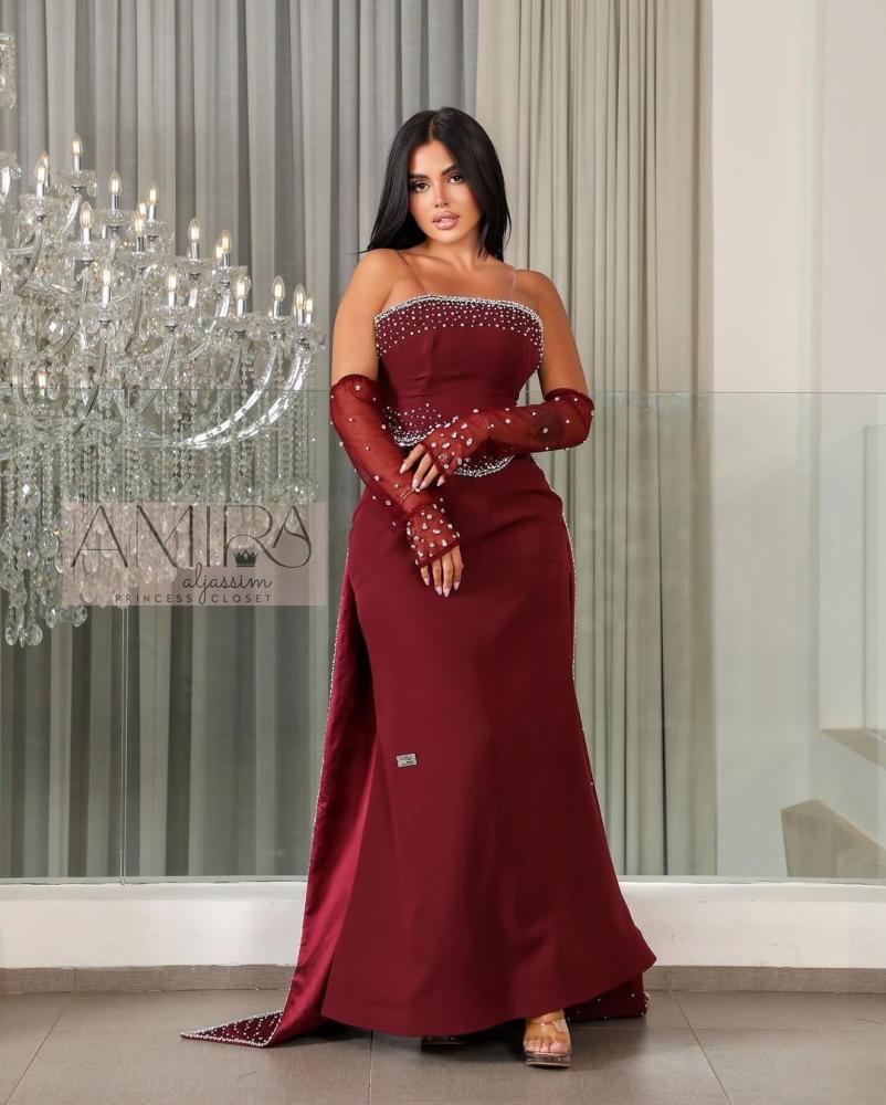 Evening dress with pearl embroidery