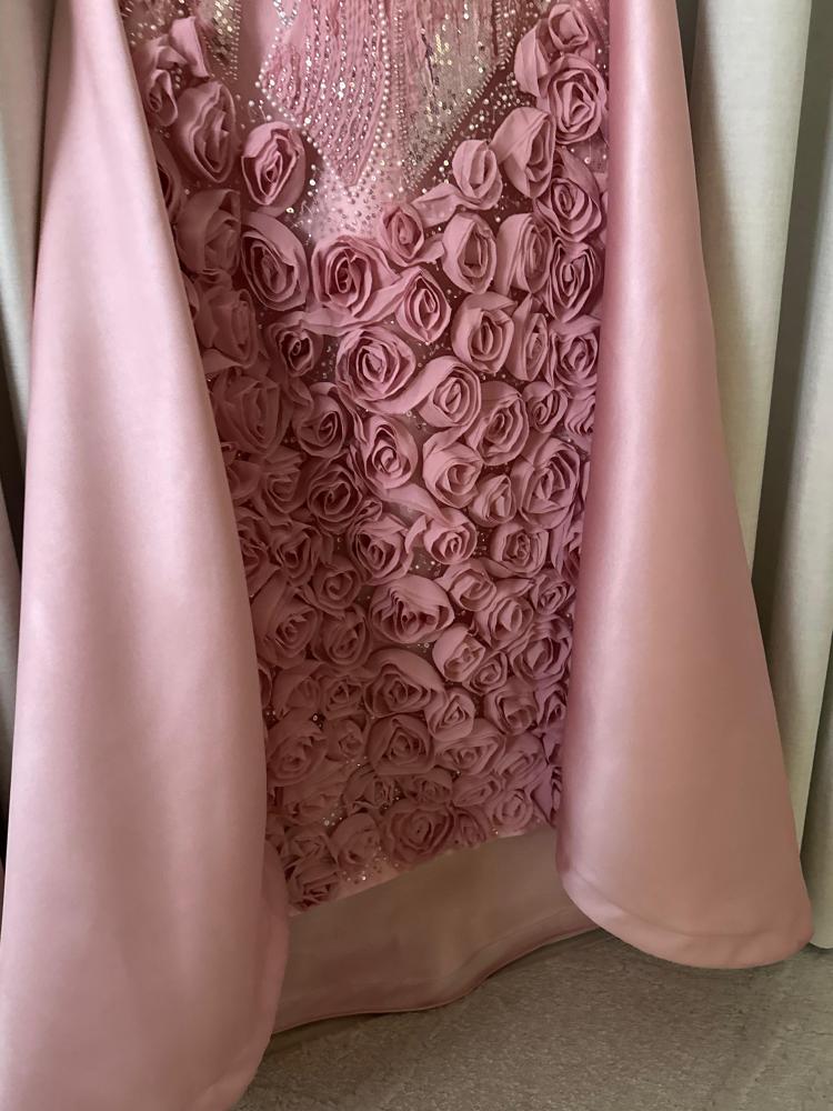 Vionica evening dress pink embroidered with three-dimensional roses and satin train
