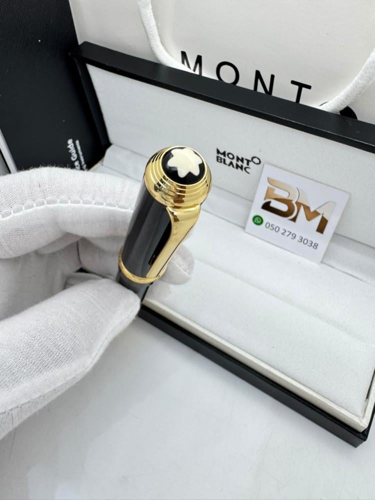 قلم Montblanc حبر جاف بتصميم كلاسيكي أنيق