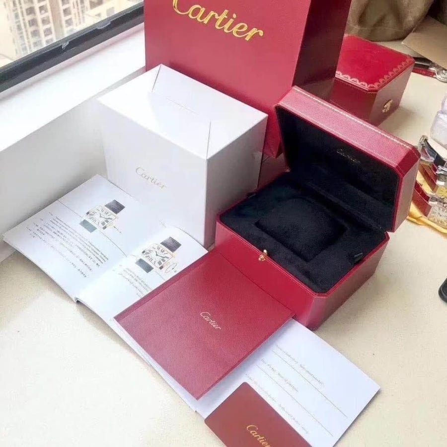 ساعة كارتير سانتوس Cartier Santos (نظام بطارية) -بوتيك ماستر