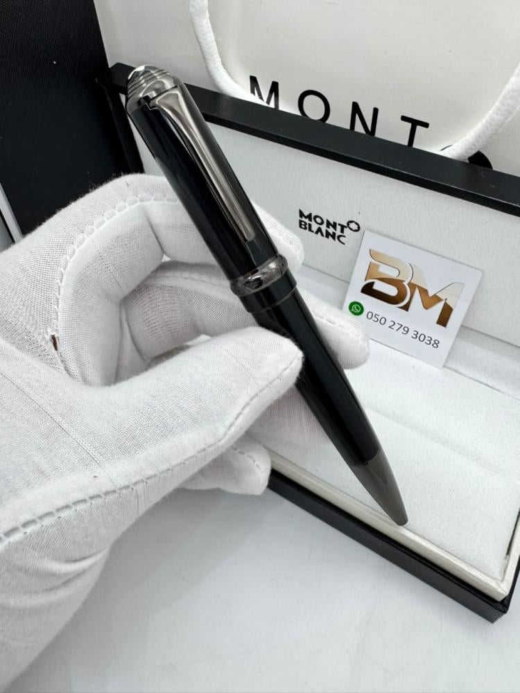 قلم Montblanc حبر جاف بتصميم كلاسيكي أنيق