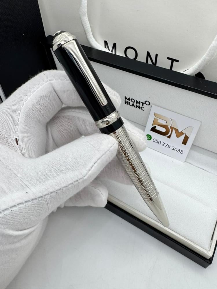 قلم Montblanc حبر جاف بتصميم كلاسيكي أنيق