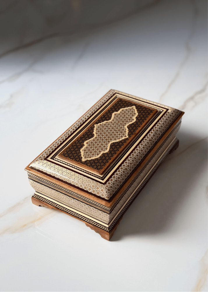 صندوق فاخر مطعّم بعظم الجمل والنحاس
