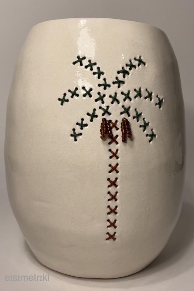 Medinah Dates Vase