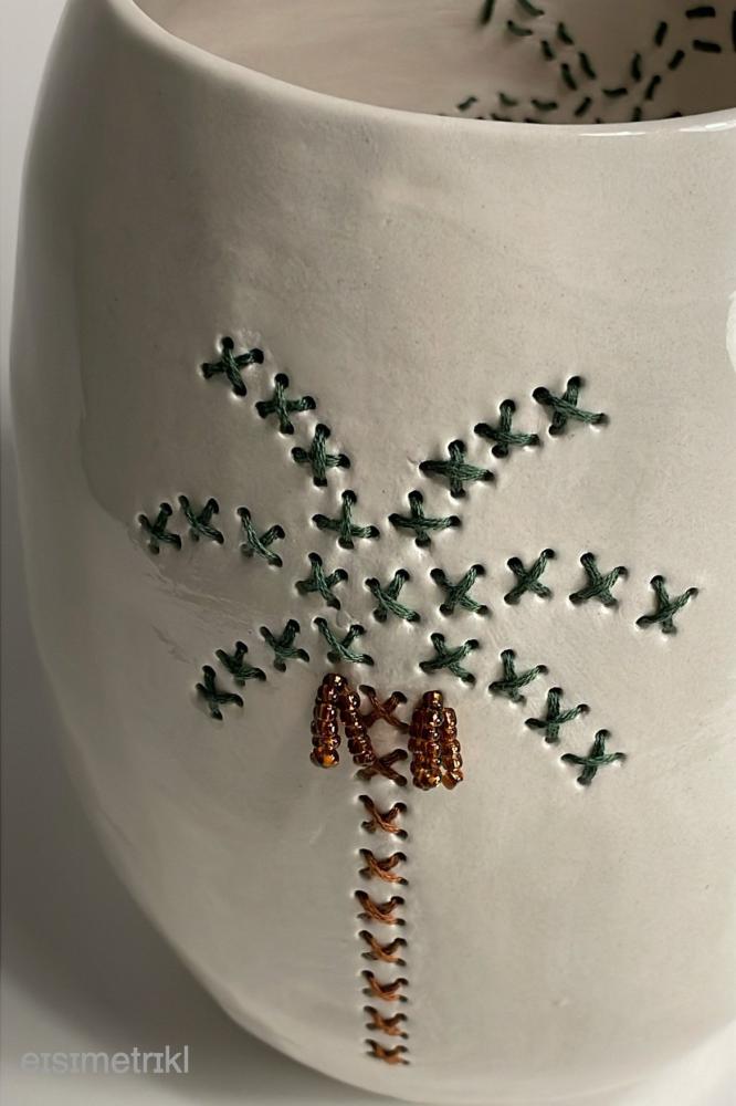 Medinah Dates Vase