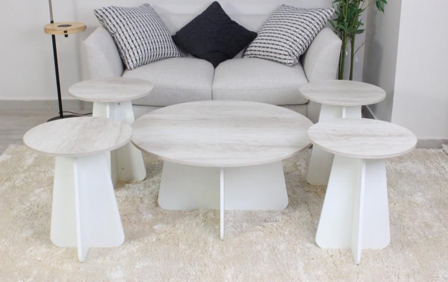 Wooden serving tables set 1+4