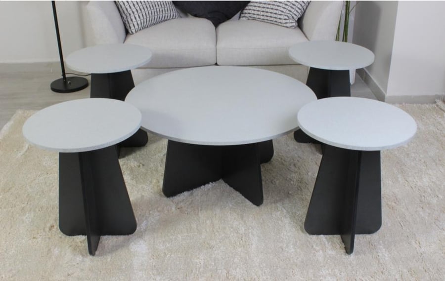Wooden serving tables set 1+4